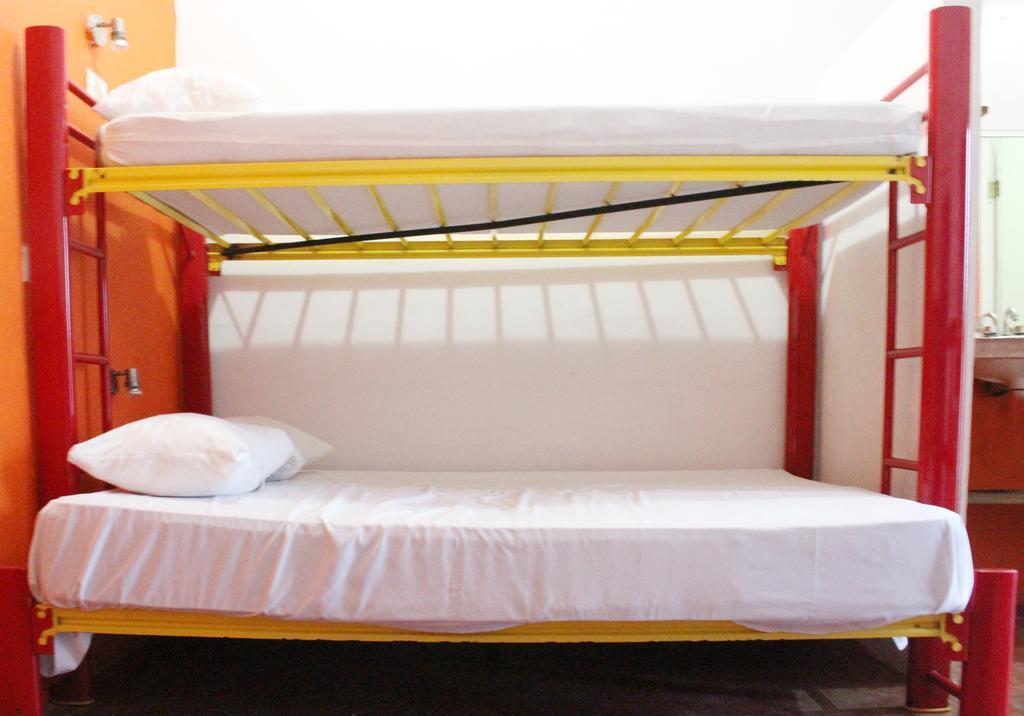 Hostal Vive La Vida Playa del Carmen Exterior photo