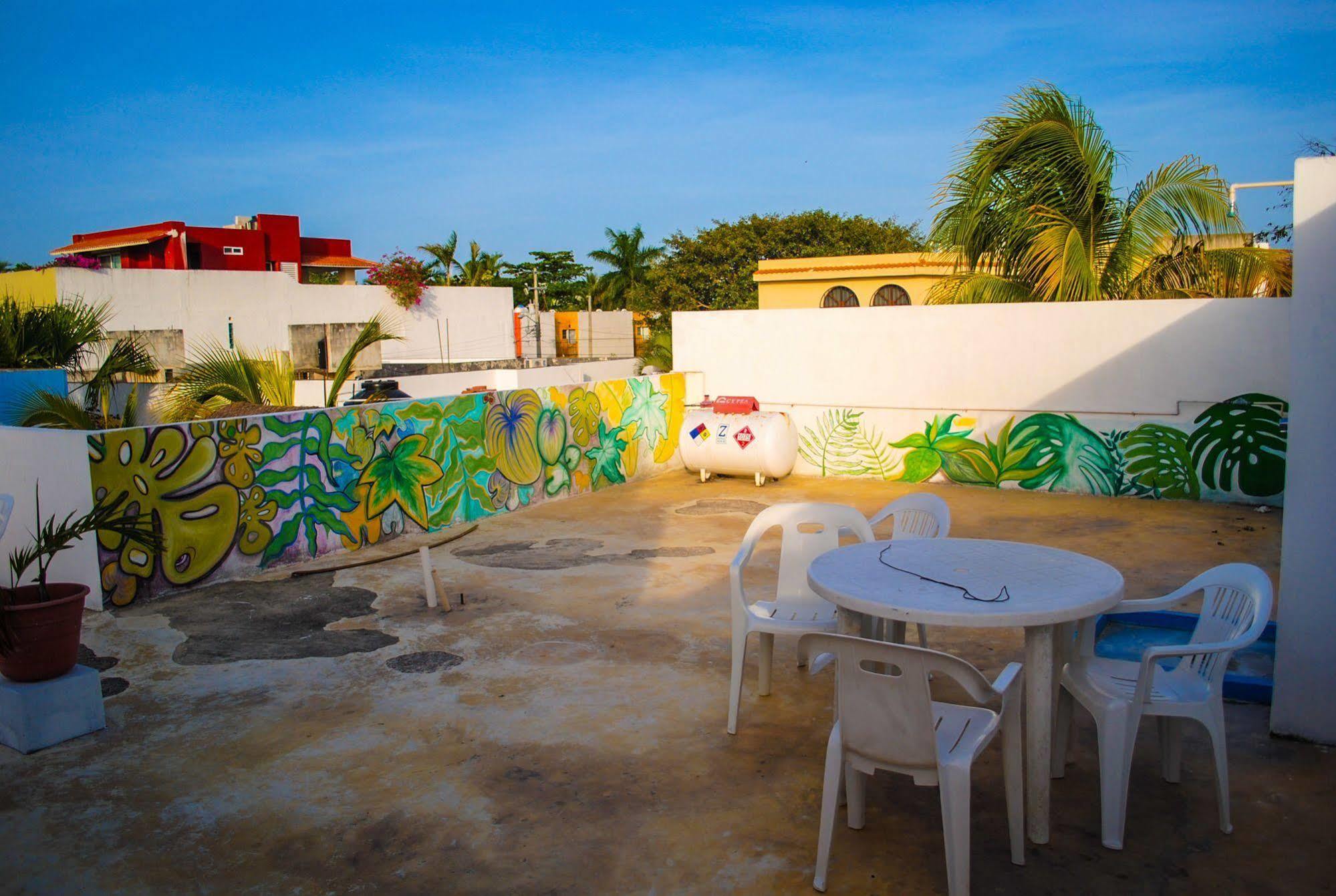 Hostal Vive La Vida Playa del Carmen Exterior photo